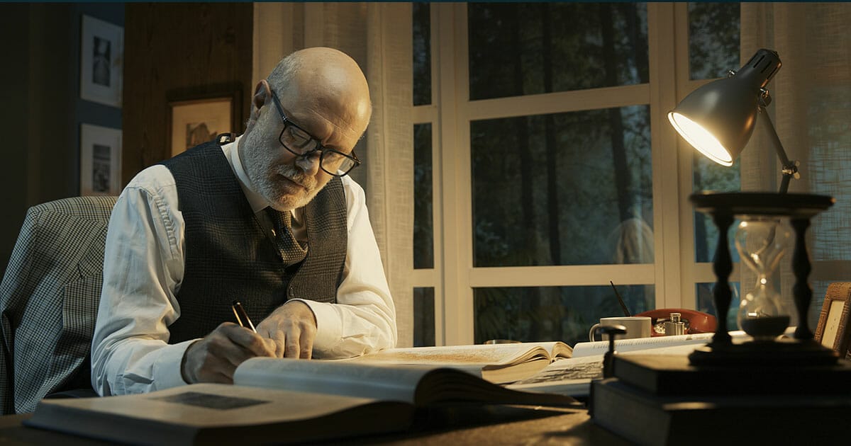 How to Write a Mystery Story (That Will Grip Readers)